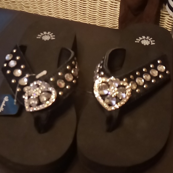 Heart Rhinestone Sandals - Picture 3 of 4